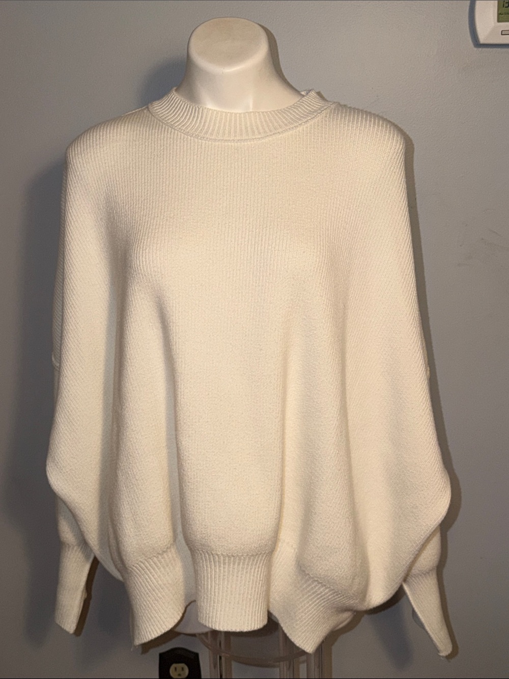 Free People Ladies Easy Street Tunic Sweater in Painted White. Medium. Oversized - Picture 2 of 15